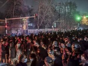 Iran International: “Infermiere stuprate e torturate per cure a manifestanti feriti durante le proteste”