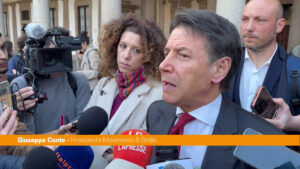 Iran, Conte “L’Italia non partecipi alla missione nello stretto di Hormuz”