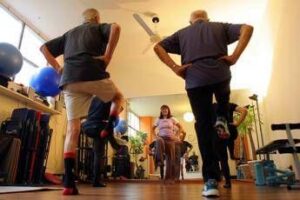 Benefici da attività sportiva ‘dolce’ per over 60. Medico-fisiatra: “Cinque consigli per cominciare”