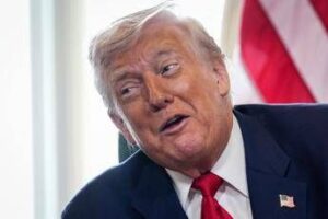 Trump e la reazione al report degli 007: “Mojtaba Khamenei probabilmente è gay”