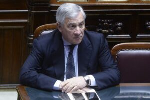Iran, Tajani “Oltre 100 mila italiani coinvolti”