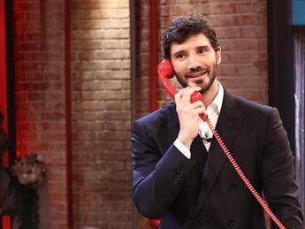 Affari Tuoi, puntata record: accetta l’offerta (dopo pochi minuti) e torna a casa con 15 mila euro