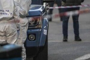 Roma, operai trovano ossa umane durante lavori di ristrutturazione in un locale a Ostiense