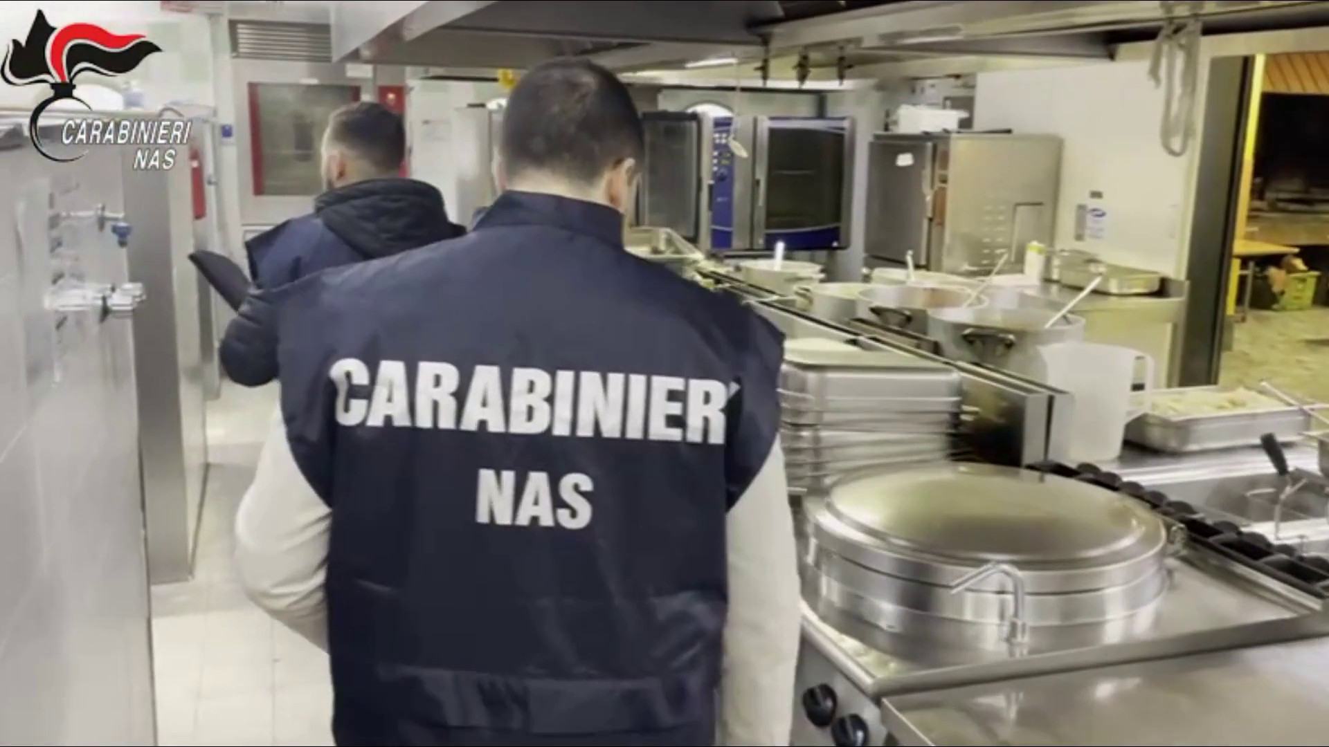 Cerveteri – Controlli dei Nas sul litorale: chiusa una trattoria, sequestrati 800 chili di alimenti