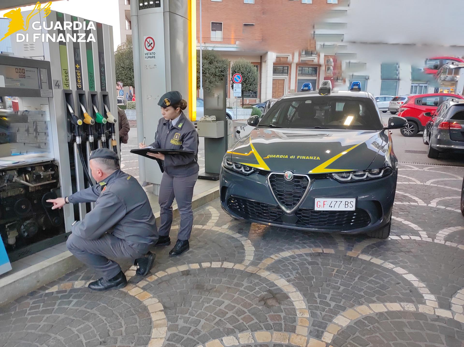 Frosinone – Caro carburante, controlli a tappeto della Finanza tra irregolarità e multe salate