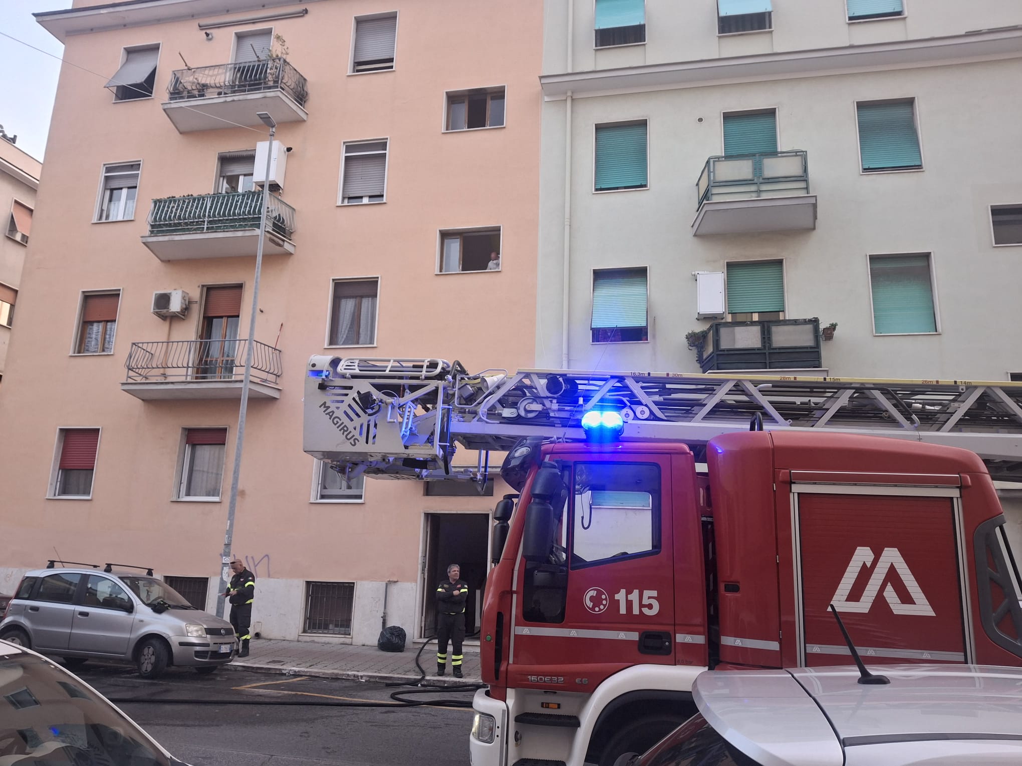 Civitavecchia – Tragedia in via Bramante, sono tre le persone salvate: tra loro anche un bambino