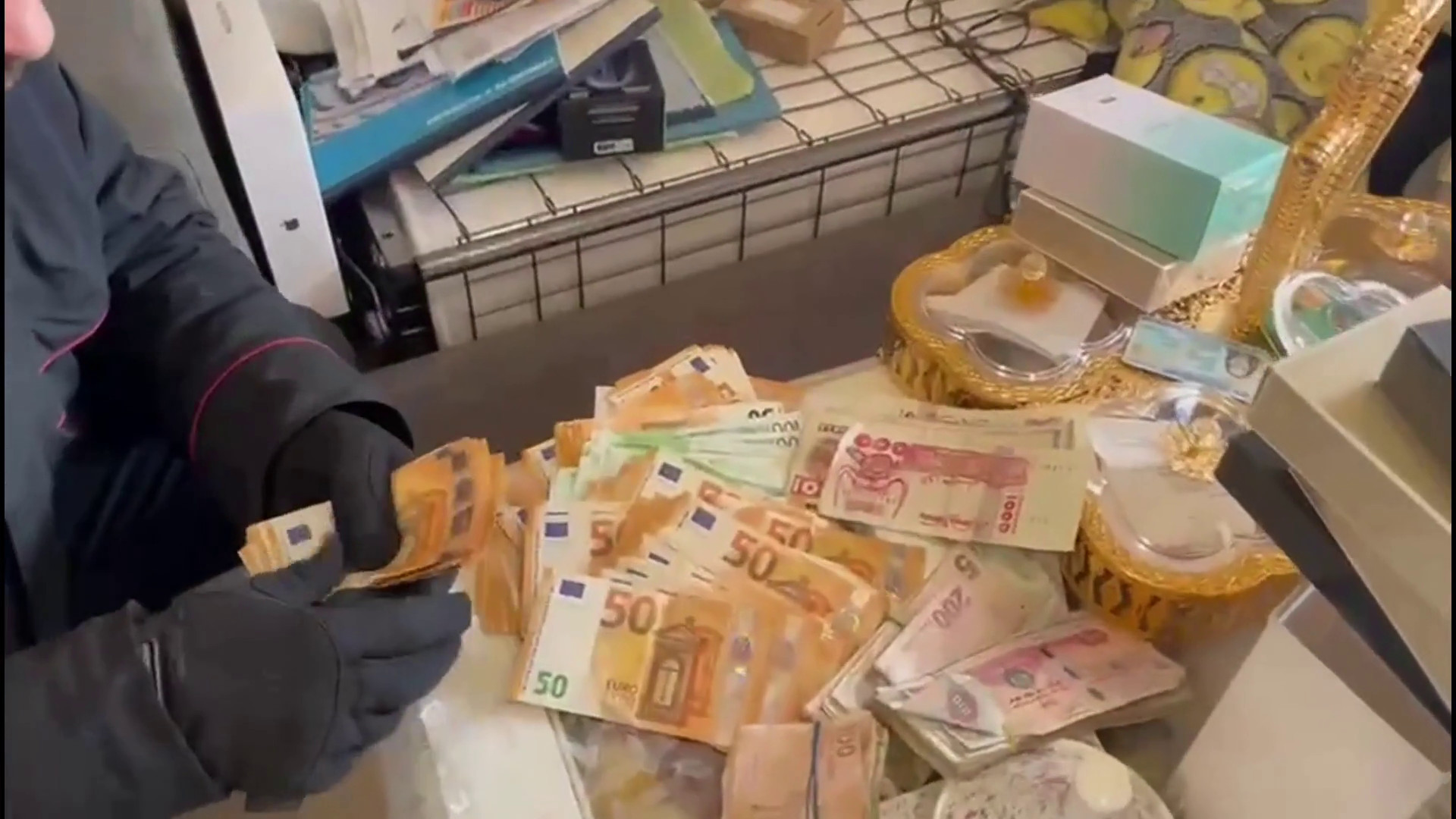 nascondeva-armi-e-droga-in-casa-arrestata-una-24enne-a-roma