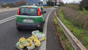 Abbandona la sua immondizia lungo la Terni-Orte, denunciato uomo di Viterbo