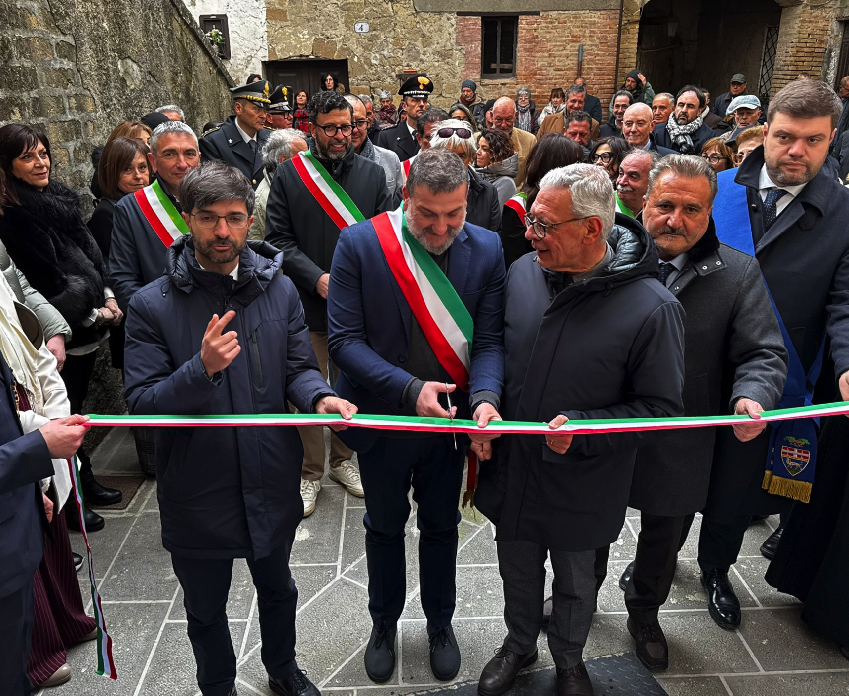 Grotte di Castro inaugura la Casa di Comunità: nuovo spazio per cultura e partecipazione nel borgo
