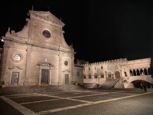 Da Arezzo a Monteriggioni, la lezione di “Assassin’s Creed”: perché il Medioevo di Viterbo aspetta ancora il suo grande risveglio