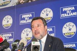 Salvini “Ue sorda e assente, bisogna cambiare regole”