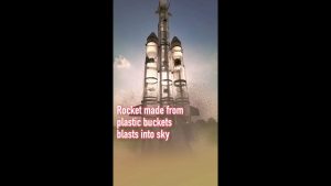 Cina, insegnante costruisce razzo con secchi di plastica a Ji’an