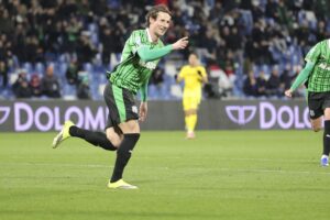 Il Sassuolo vince in rimonta, Cagliari battuto 2-1