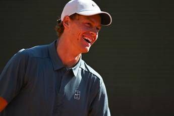 Montecarlo al via – Solito Sinner, bene pure i romani: avanti Berrettini e Cobolli. Ancora male Darderi