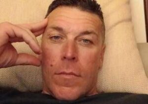 massa-giacomo-bongiorni-colpito-anche-mentre-era-a-terra-la-ricostruzione-del-pestaggio