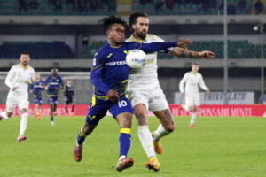 Follia Gift Orban – Esce dall’auto e aggredisce tifoso, ressa e tensione a Verona