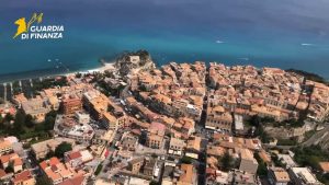 Cellulari in carcere per comunicare con clan ‘Ndrangheta, 46 rinvii a giudizio