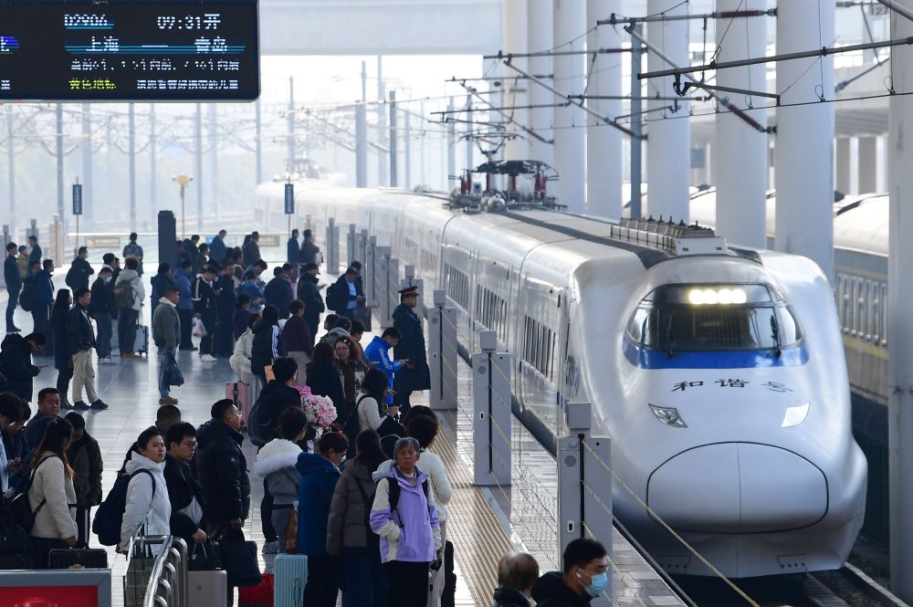 Cina, per la Festa Qingming previsti 90 mln di viaggi in treno