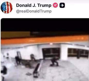Trump, spari alla cena dei giornalisti: i momenti dell’attacco
