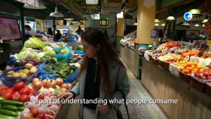 Cina, boom di visitatori stranieri nei mercati locali