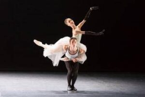 Giornata della danza, medico-fisiatra: “E’ un farmaco naturale, sugli anziani ha effetti sbalorditivi”