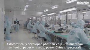 Cina, sviluppato un chip fotonico più sottile della carta