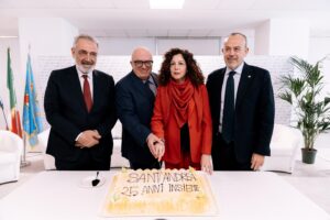 Il Sant’Andrea, una mostra per festeggiare 25 anni di storie e cura