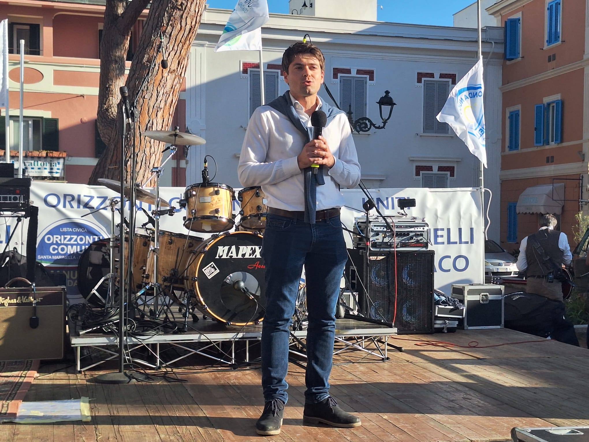 Elezioni Santa Marinella – Presentate le quattro liste a sostegno di Manuelli in Piazza Trieste