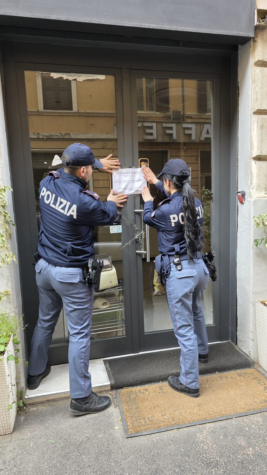 Roma: centro estetico cinese trasformato in clinica abusiva