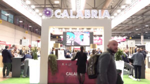 La Calabria protagonista al Vinitaly 2026 con 111 aziende