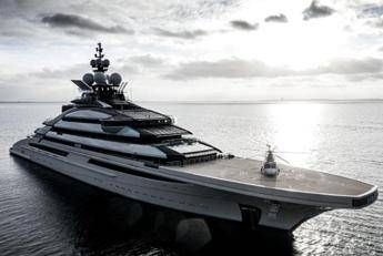Hormuz, il superyacht dell’oligarca vicino a Putin sfugge al blocco: il caso del ‘Nord’ da 500 milioni