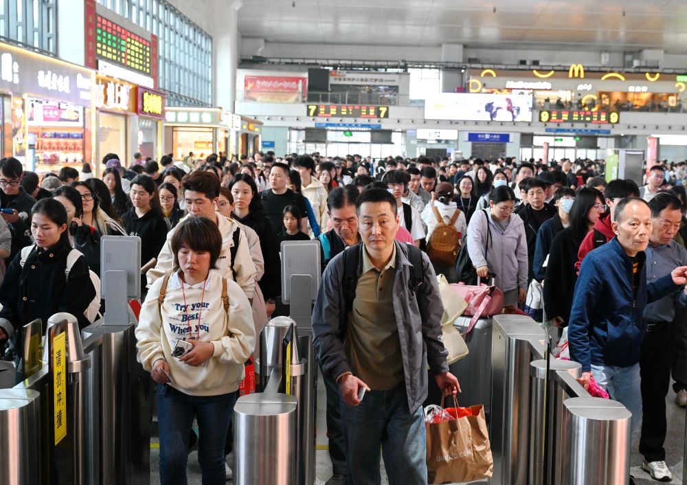 Cina, per la Festa di Qingming i viaggi interregionali aumentano del 5,6%