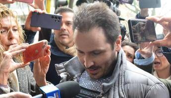 “Chiara Poggi ha respinto Sempio, lui l’ha uccisa sulle scale”, le accuse della procura
