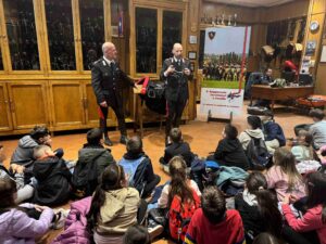 Artena – Cinquanta scolari in visita alla Caserma “Salvo D’Acquisto” accolti dai Carabinieri a Cavallo