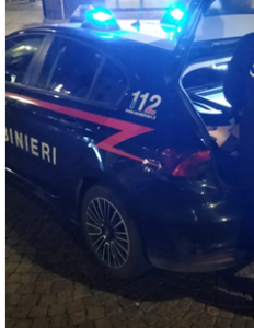 Ragazzo ucciso a sprangate in mezzo alla strada