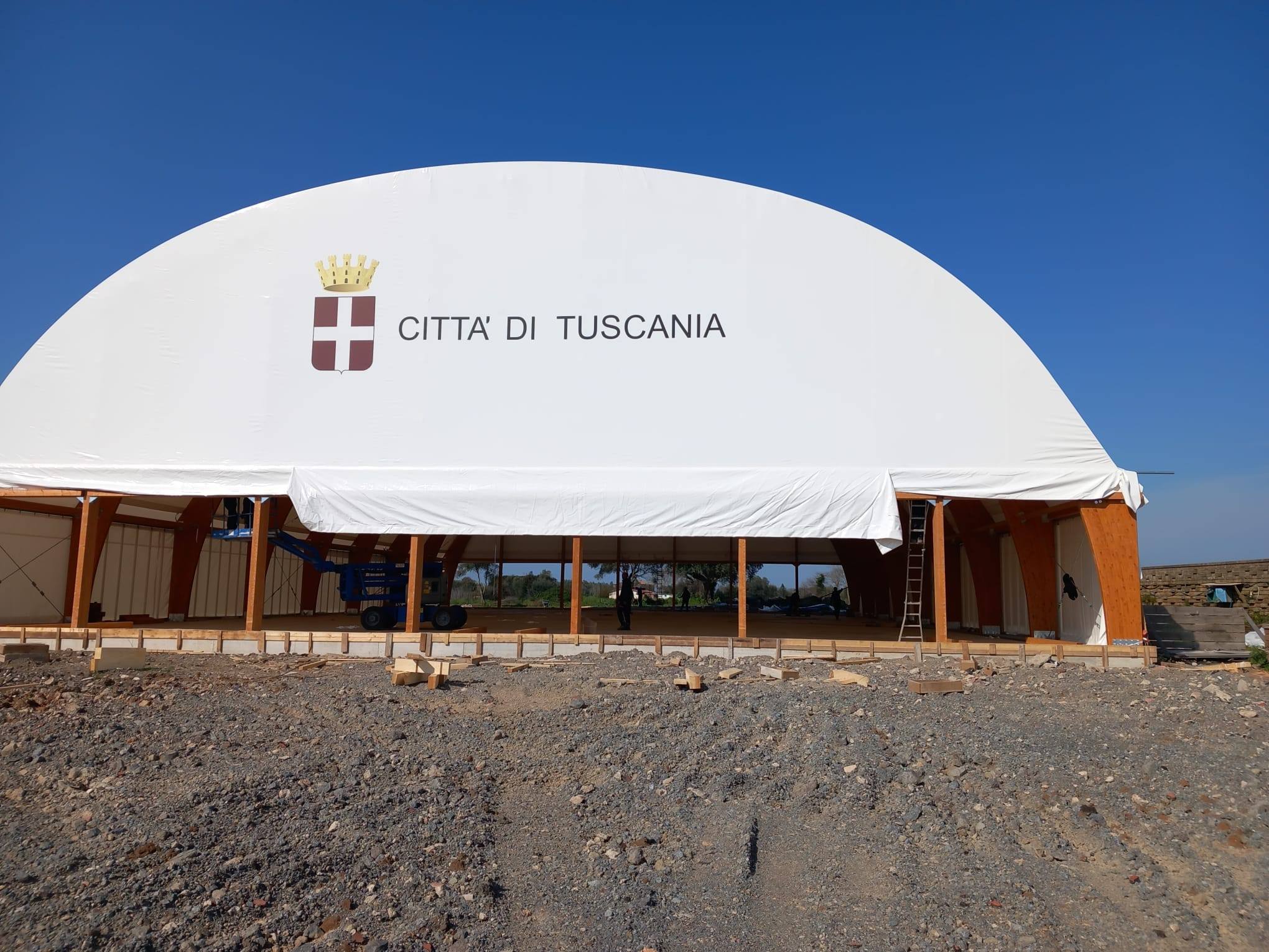 Tuscania – Palazzetto dello Sport improvvisamente demolito, “Tuscania delle Idee” chiede chiarimenti