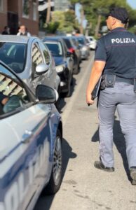 Roma – Raid nelle scuole per rubare generi alimentari dalle mense: arrestati due uomini e la donna che faceva da “palo”