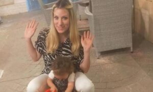 Condannata per adulterio Nessy Guerra, l’italiana che vive nascosta a Il Cairo per paura del marito