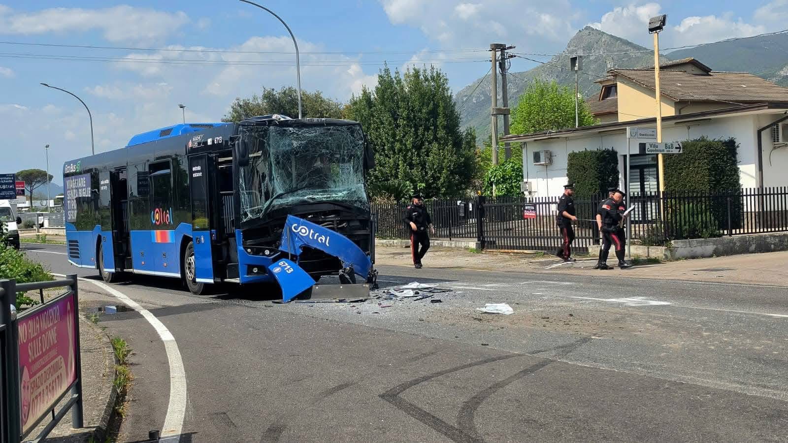 Aquino – Tamponamento tra due bus Cotral, 7 feriti di cui uno grave
