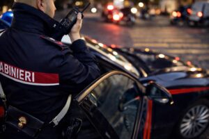 Rapinano un 80enne a Grosseto ma vengono intercettati a Tuscania: quattro sudamericani nei guai