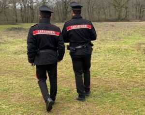 Pomezia – Sventato giro di prostituzione trans sul litorale romano: gli sfruttatori fornivano “taxi” e pasti caldi per monitorare le escort