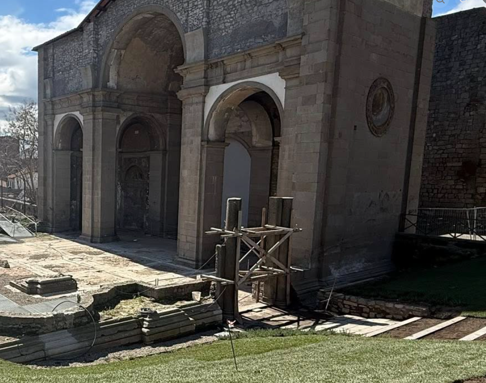 Viterbo – Shock alle Fortezze, sorpresi a fare sesso sotto alla chiesa in fase di recupero