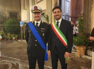 Bassano Romano – Ferma un veicolo senza revisione e assicurazione, comandante della Locale aggredito al volto