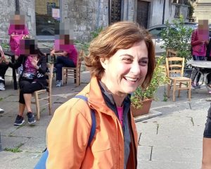 Tuscania piange la morte di Chiara Rossi a soli 48 anni: “Veglia sui tuoi adorati bimbi”