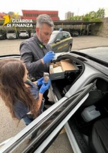 Terni – Uomo in fuga tra le campagne di Attigliano dopo essere stato fermato al casello con droga in auto