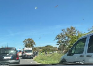 Tarquinia – Grave incidente sul ponte della stazione, ambulanza ed elisoccorso sul posto