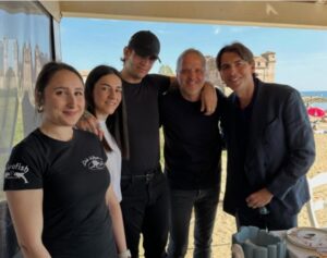 Santa Severa – Achille Lauro all’Isola de Pescatore, fans in delirio