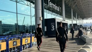 Fiumicino – Stretta contro NCC irregolari e abusivi: nove allontanamenti e multe per oltre 30mila euro