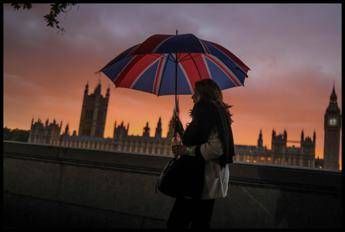 “Fingete di essere gay per avere asilo”, svelata la truffa in Gran Bretagna