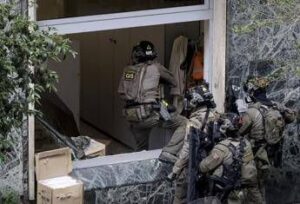 napoli-rapina-con-25-ostaggi-investigatori-ricostruiscono-via-di-fuga-e-arrivo-dei-banditi